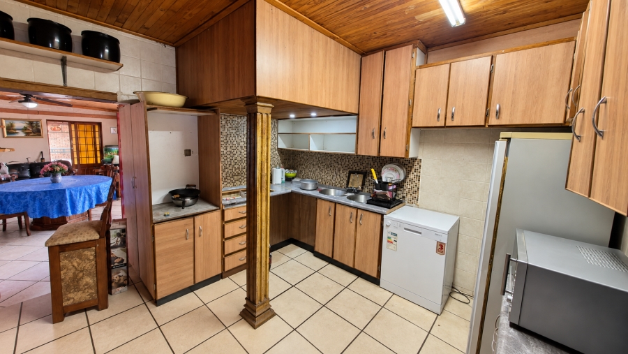 5 Bedroom Property for Sale in Meiringspark North West